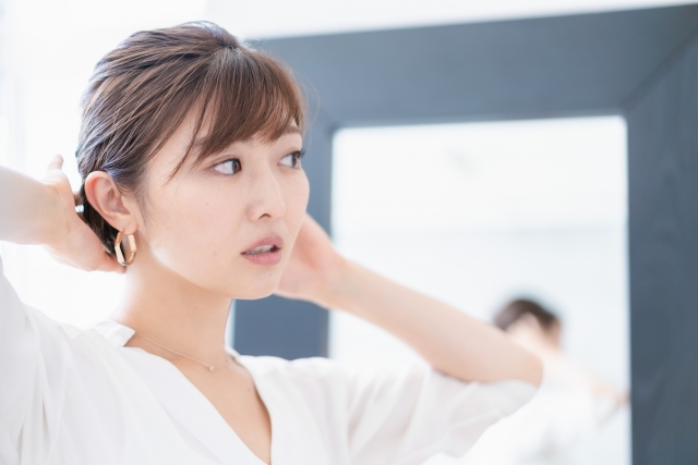 女性の髪